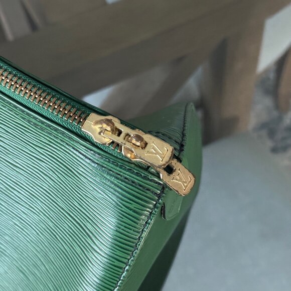 LOUIS VUITTON EPI LEATHER Vintage Keepall 45 Borneo Green - Picture 8 of 16